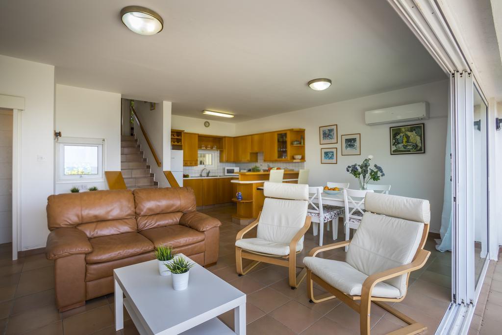 Protaras Beachfront Sirina Lina Suite Paralimni Exterior photo